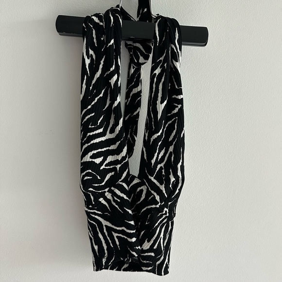 Tie Neck Zebra Print Halter Top - Picture 7 of 10